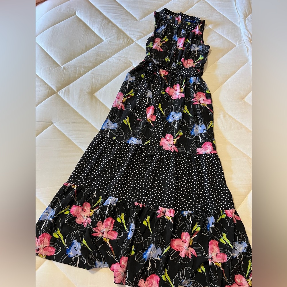 Apt. 9 maxi dress with tie waist. Size small.
